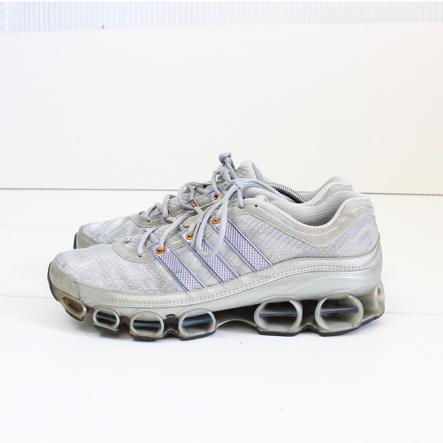 đ” Adidas Silver Blue Bounce