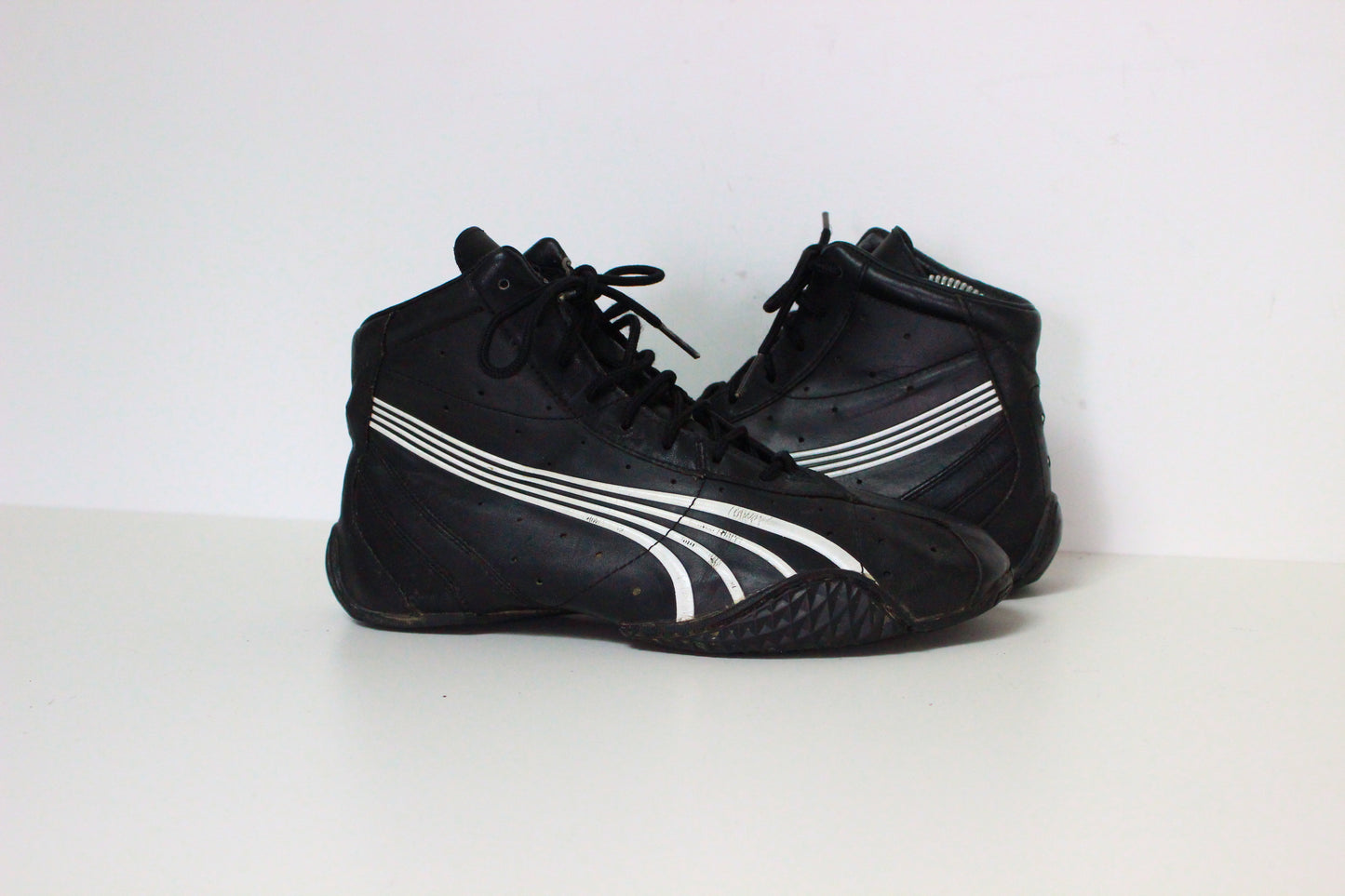 đ” Puma Leather Boots