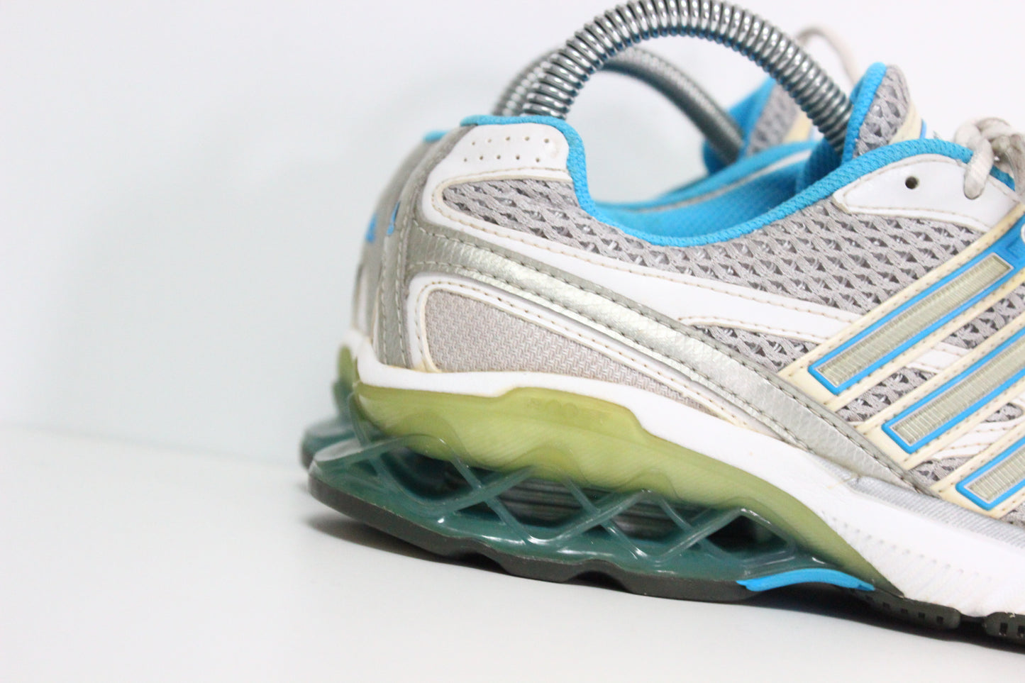 đ” Adidas Boost â