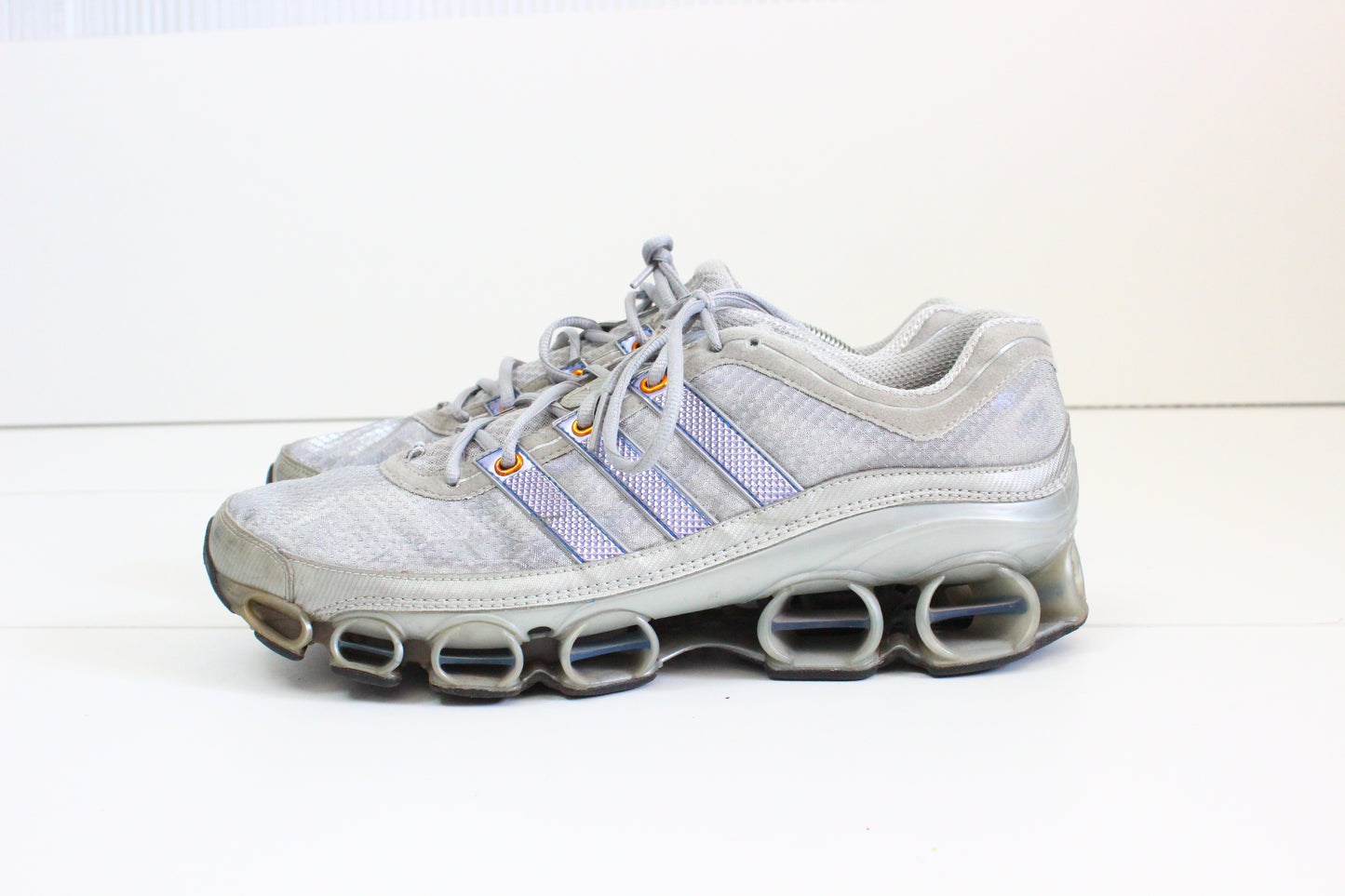 đ” Adidas Silver Blue Bounce