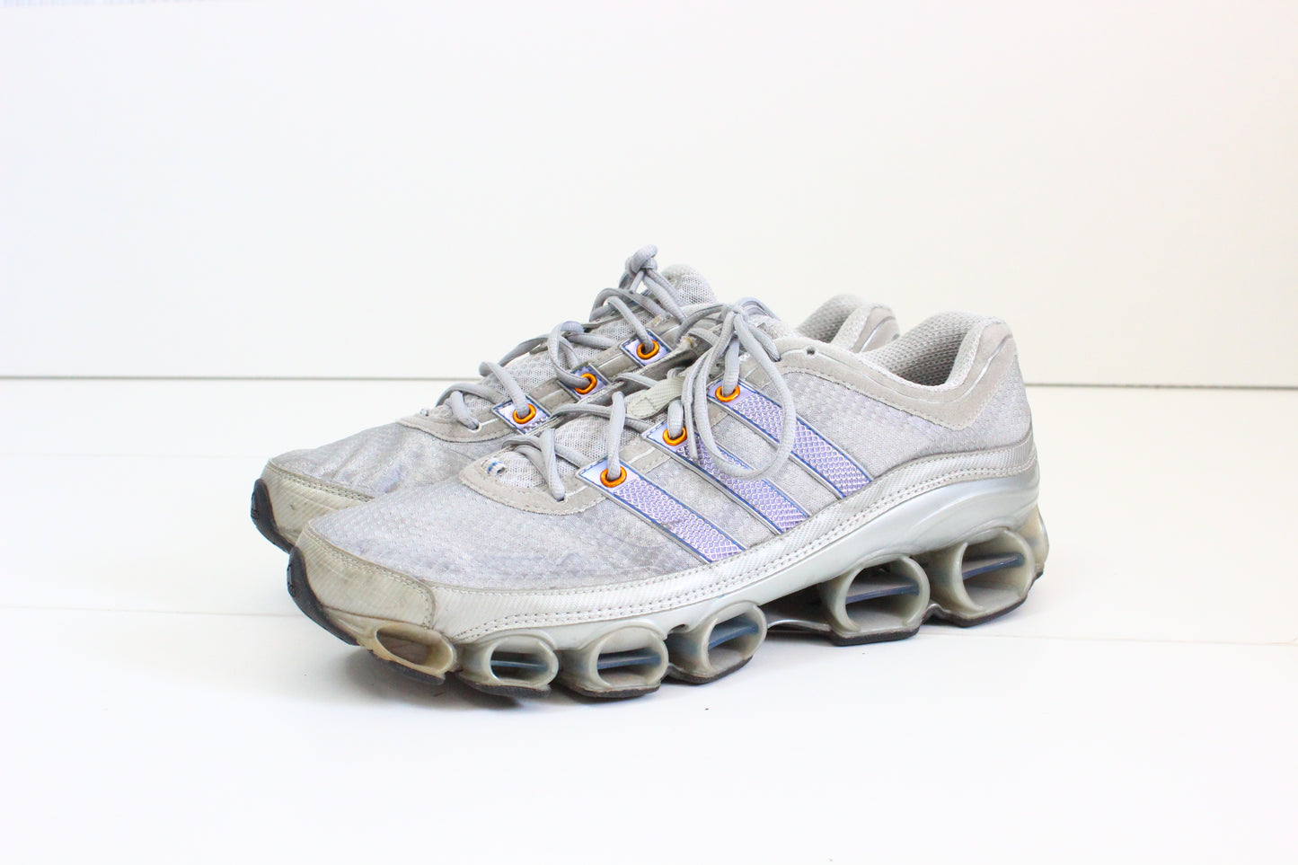 đ” Adidas Silver Blue Bounce
