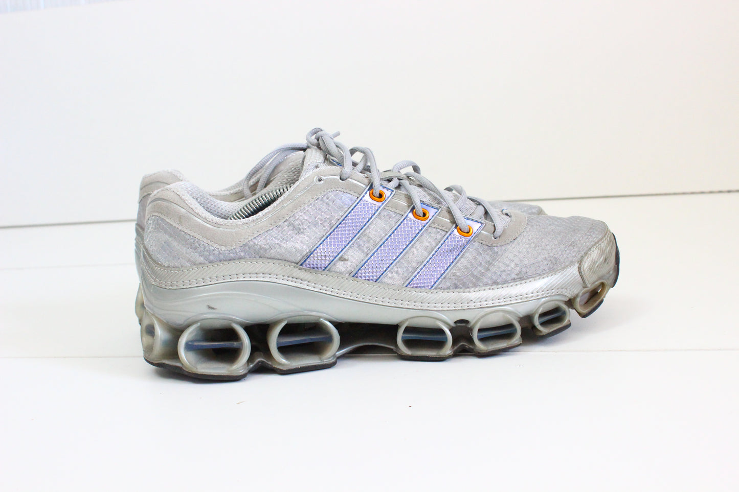 đ” Adidas Silver Blue Bounce