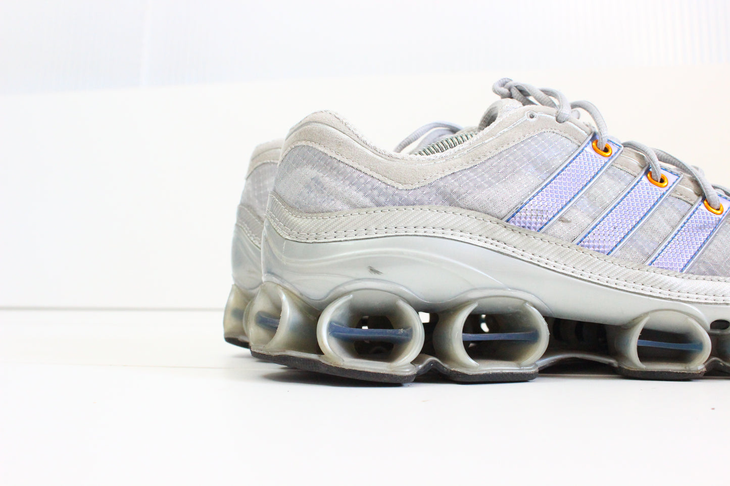 đ” Adidas Silver Blue Bounce